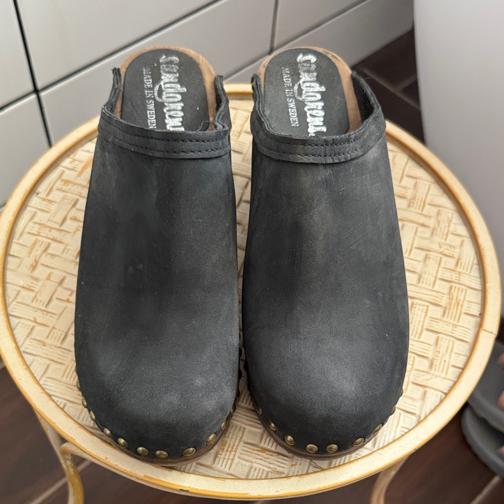 Stylish Black Leather Clogs by Sanita